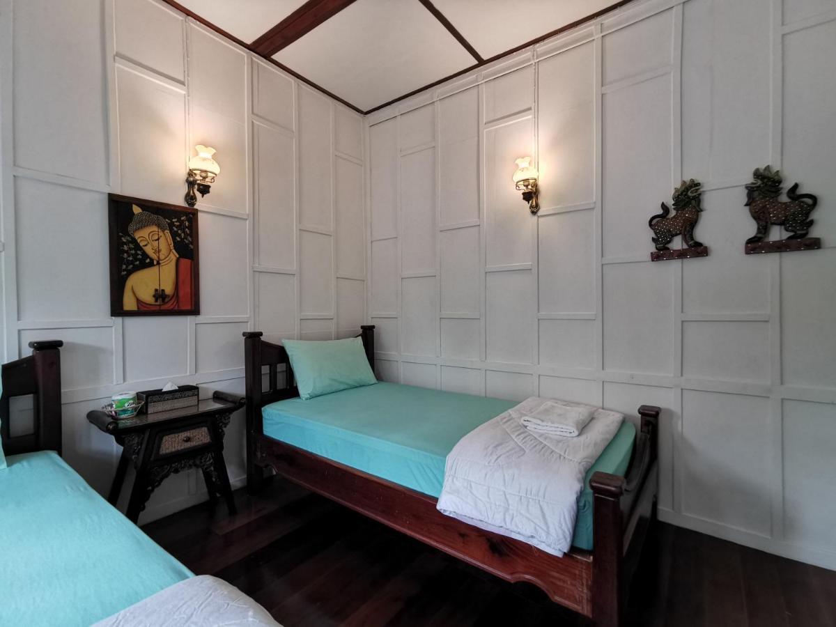 TAVEE Guesthouse Bangkok Eksteriør billede