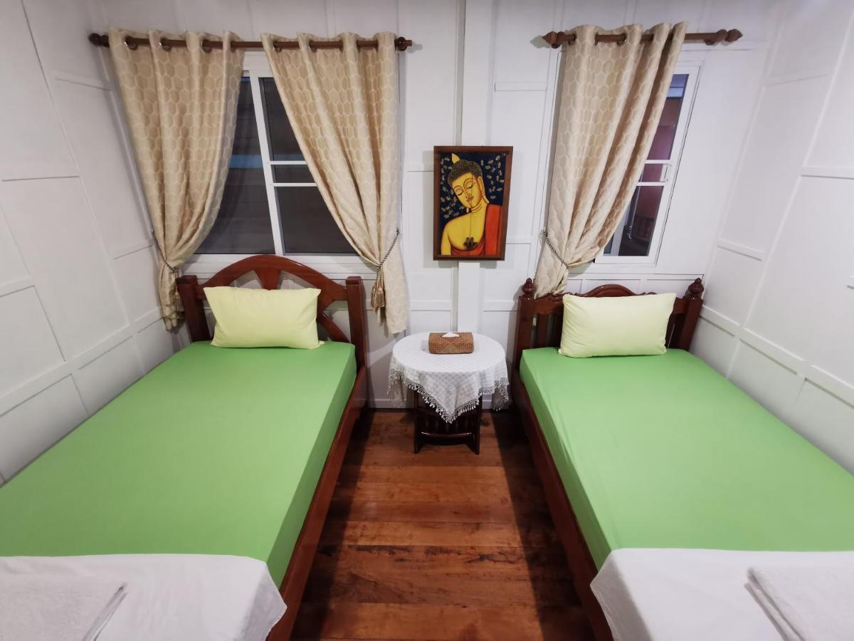 TAVEE Guesthouse Bangkok Eksteriør billede